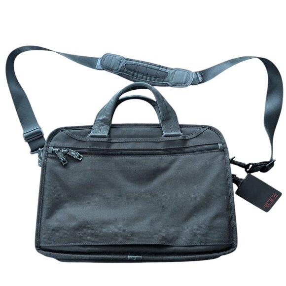 TUMI Black Nylon Laptop/Tablet Case w adjustable shoulder strap - Picture 2 of 12